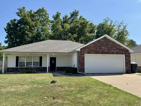 1005 W 21st St, Claremore, OK 74017