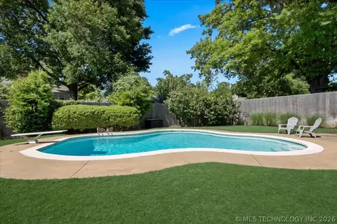 Exterior - 5813 E 64th Pl, Tulsa, OK 74136 photo 8 of 8
