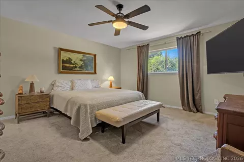Bedroom - 5813 E 64th Pl, Tulsa, OK 74136 photo 2 of 5