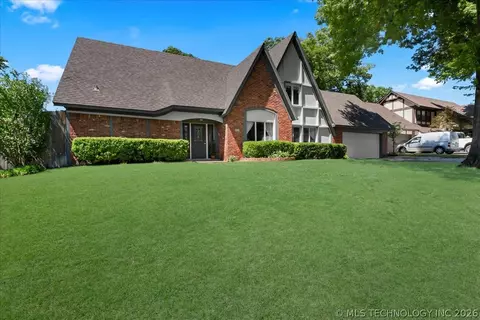 Exterior - 5813 E 64th Pl, Tulsa, OK 74136 photo 3 of 8