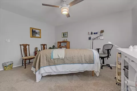 Bedroom - 5813 E 64th Pl, Tulsa, OK 74136 photo 4 of 5
