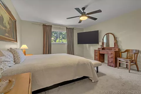 Bedroom - 5813 E 64th Pl, Tulsa, OK 74136 photo 1 of 5