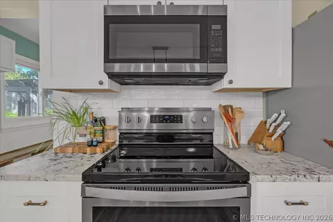 Kitchen - 5813 E 64th Pl, Tulsa, OK 74136 photo 4 of 9