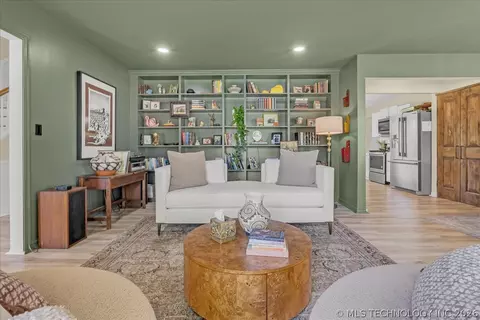 Living - 5813 E 64th Pl, Tulsa, OK 74136 photo 10 of 11