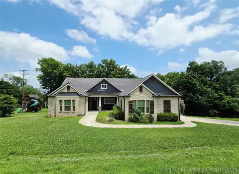 1715 W Blue Starr Dr, Claremore, OK 74017