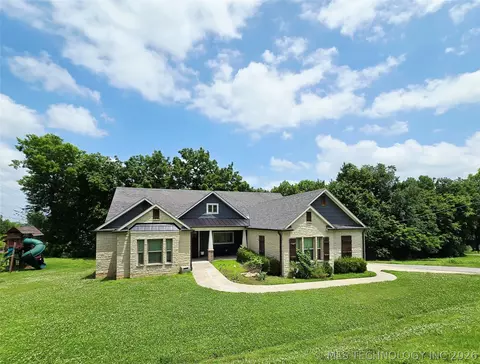 1715 W Blue Starr Dr, Claremore, OK 74017