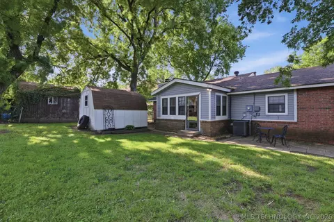 Exterior - 41 E 148th St S, Glenpool, OK 74033 photo 3 of 4