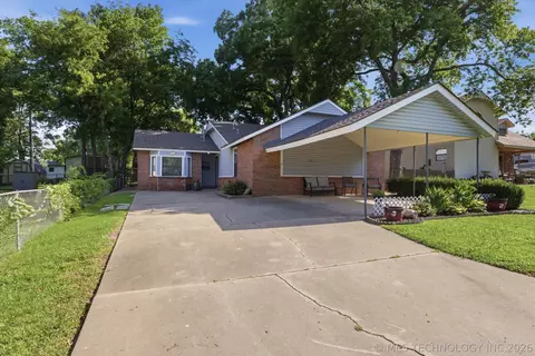 Exterior - 41 E 148th St S, Glenpool, OK 74033 photo 1 of 4