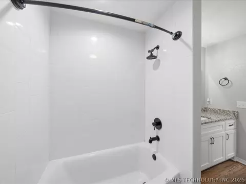 Bath - 1200 S 28th St, Broken Arrow, OK 74014 photo 5 of 5