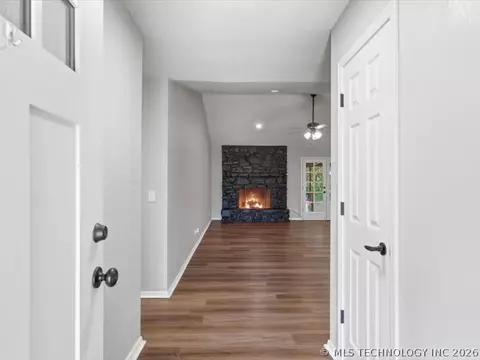 Entry Way - 1200 S 28th St, Broken Arrow, OK 74014 photo 1 of 3