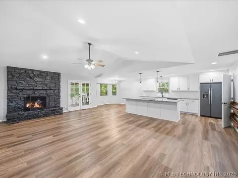 Living - 1200 S 28th St, Broken Arrow, OK 74014 photo 1 of 2