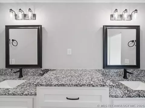 Bath - 1200 S 28th St, Broken Arrow, OK 74014 photo 2 of 5