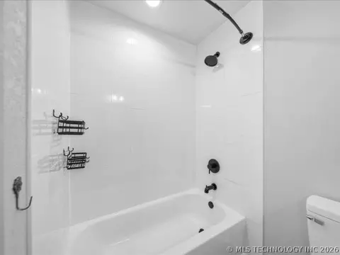 Bath - 1200 S 28th St, Broken Arrow, OK 74014 photo 3 of 5