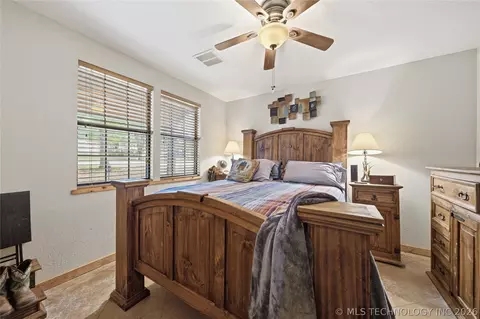 Bedroom - 419168 E 1141 Rd, Eufaula, OK 74432 photo 1 of 3