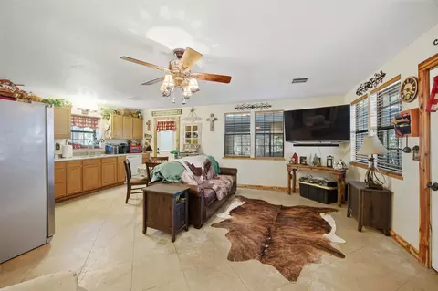 Living - 419168 E 1141 Rd, Eufaula, OK 74432 photo 1 of 3