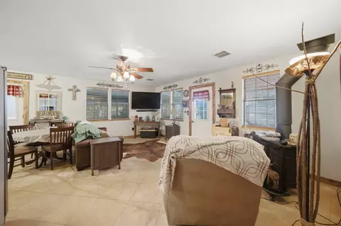 Living - 419168 E 1141 Rd, Eufaula, OK 74432 photo 2 of 3