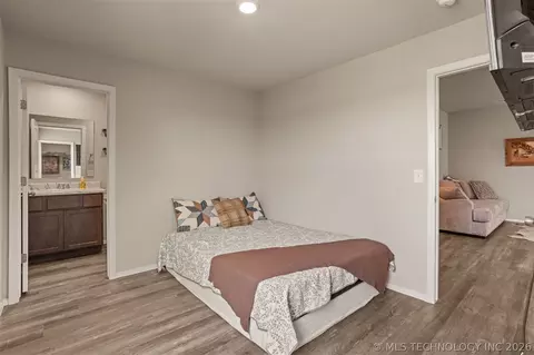 Bedroom - 315 N Cattle Dr, Haskell, OK 74436 photo 4 of 5