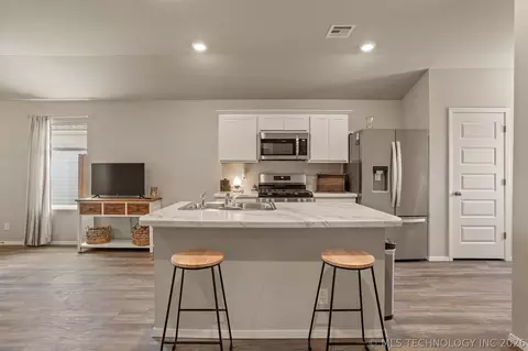 Kitchen - 315 N Cattle Dr, Haskell, OK 74436 photo 3 of 3