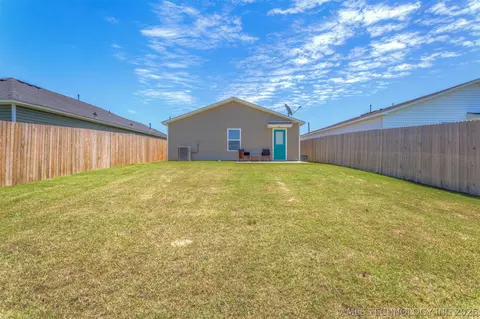 Exterior - 315 N Cattle Dr, Haskell, OK 74436 photo 5 of 6