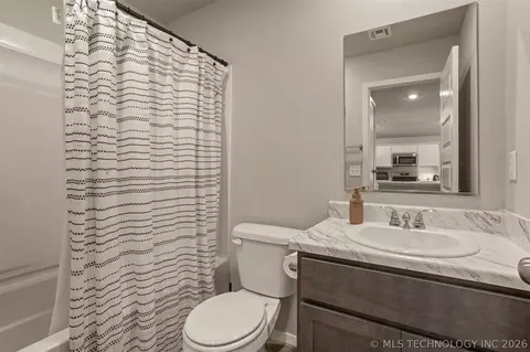 Bath - 315 N Cattle Dr, Haskell, OK 74436 photo 1 of 4