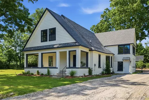 1960 Augusta St, Muskogee, OK 74403