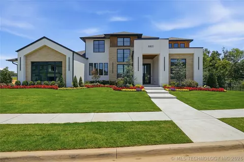 Exterior - 8801 Elgin St, Broken Arrow, OK 74014 photo 2 of 14