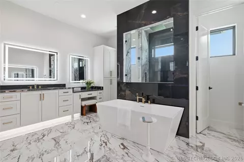 Bath - 8801 Elgin St, Broken Arrow, OK 74014 photo 1 of 10