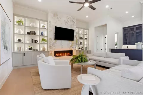 Living - 8801 Elgin St, Broken Arrow, OK 74014 photo 1 of 3