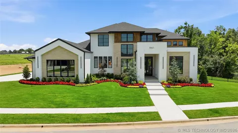 Exterior - 8801 Elgin St, Broken Arrow, OK 74014 photo 3 of 14