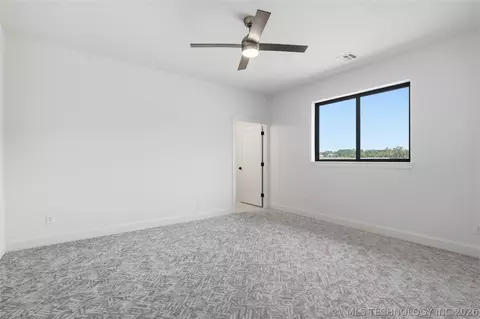Bedroom - 8801 Elgin St, Broken Arrow, OK 74014 photo 8 of 11