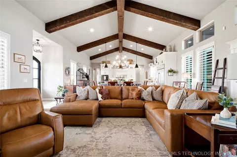 Living - 249503 E 1930, Devol, OK 73531 photo 2 of 3