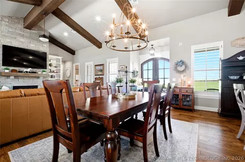 Dining - 249503 E 1930, Devol, OK 73531 photo 1 of 2