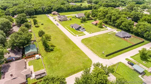 700 Sage Ave, Dewey, OK 74029 photo 2