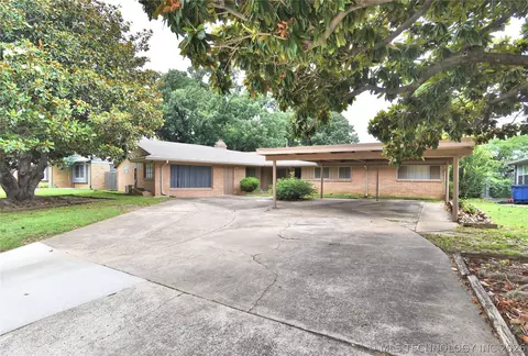 4659 E 55th Pl, Tulsa, OK 74135 photo 2