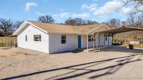39 Melody Ln, Lone Grove, OK 73443