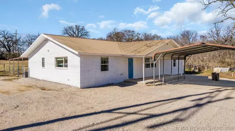 39 Melody Ln, Lone Grove, OK 73443