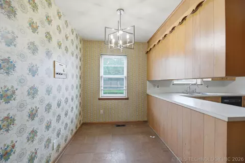 Kitchen - 1832 E 58th St, Tulsa, OK 74105 photo 4 of 4