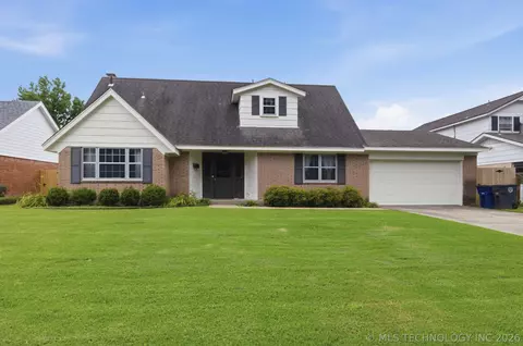Exterior - 1832 E 58th St, Tulsa, OK 74105 photo 4 of 5
