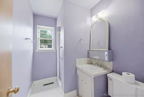 Bath - 1832 E 58th St, Tulsa, OK 74105 photo 1 of 4