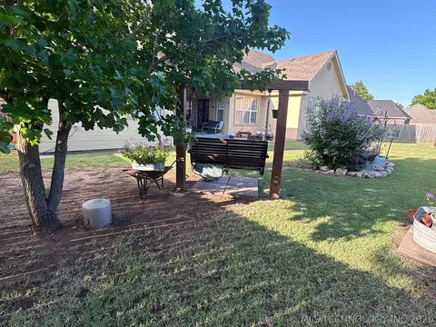 Exterior - 1025 E 13th St, Cushing, OK 74023 photo 20 of 24