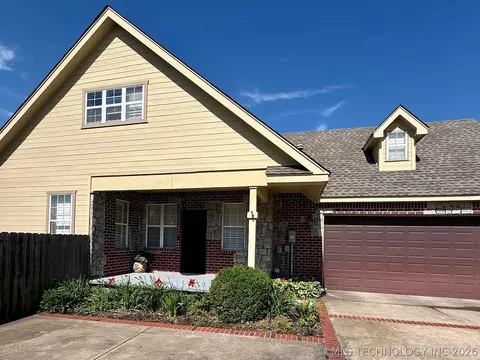 Exterior - 1025 E 13th St, Cushing, OK 74023 photo 12 of 24