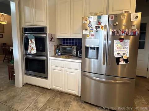 Kitchen - 1025 E 13th St, Cushing, OK 74023 photo 4 of 4