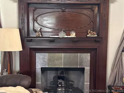 Living - 1025 E 13th St, Cushing, OK 74023 photo 3 of 3