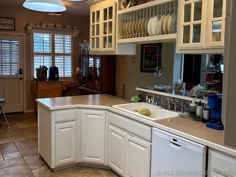 Kitchen - 1025 E 13th St, Cushing, OK 74023 photo 1 of 4