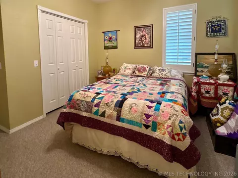 Bedroom - 1025 E 13th St, Cushing, OK 74023 photo 4 of 8
