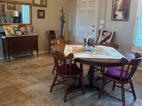 Dining - 1025 E 13th St, Cushing, OK 74023 photo 1 of 2