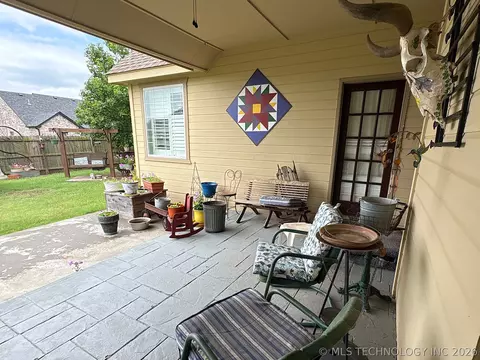 Exterior - 1025 E 13th St, Cushing, OK 74023 photo 17 of 24