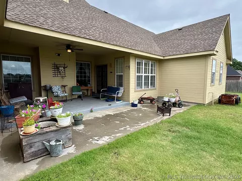 Exterior - 1025 E 13th St, Cushing, OK 74023 photo 16 of 24