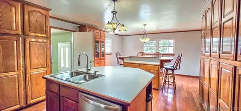 Kitchen - 509 Sunset Strip Ave, Eufaula, OK 74432 photo 9 of 11