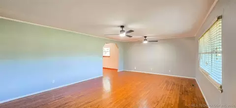 Living - 509 Sunset Strip Ave, Eufaula, OK 74432 photo 5 of 9